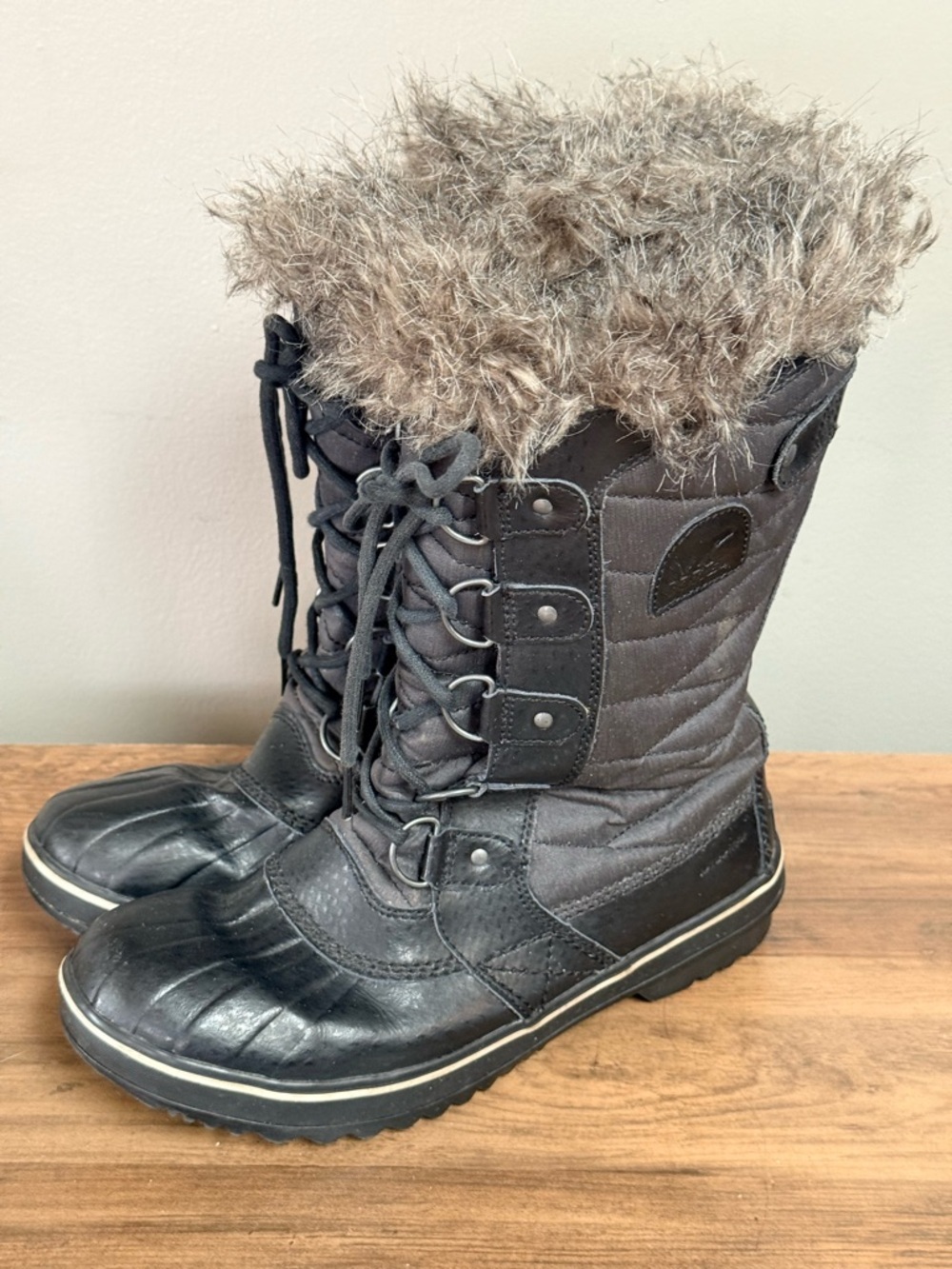 Sorel Womens Tofino II Black Faux Fur Lined Waterproof Winter Boots Size 7